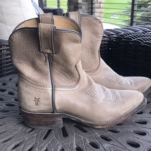 Frye Billy Short